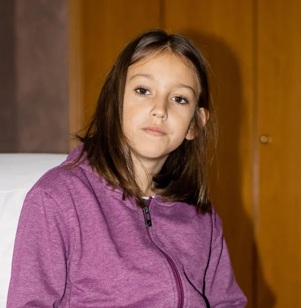 Little girl posing — Stock Photo, Image