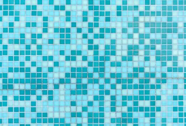 Havuzun, banyonun ve mutfağın duvarları için desenli mozaik.