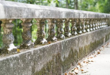 Parmaklıklı küçük beton köprü, köprüde boşluk, Tayland, Phuket