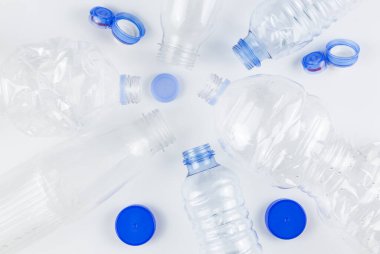 Plastik şişeler geri dönüşüm arkaplanı kavramı.