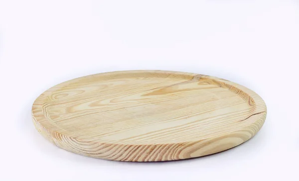 丸みを帯びた木製のプレート ライトトーン 白い背景 — ストック写真