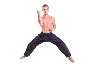 Genç karate avcı