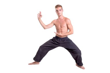 yakışıklı karate avcı