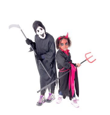 çocuklar için Halloween giyinmiş