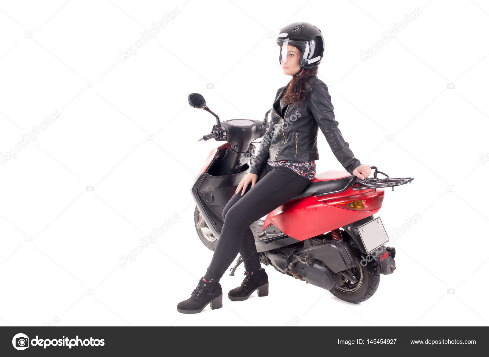 Jovem mulher com moto — Stock Photo © verkoka #145454927