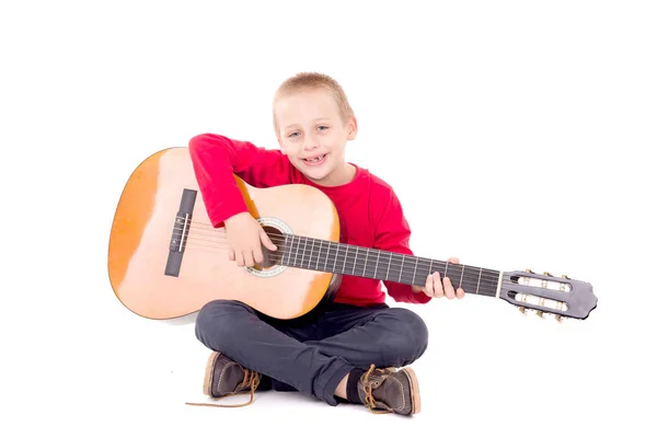 Niño pequeño con guitarra —  Fotos de Stock