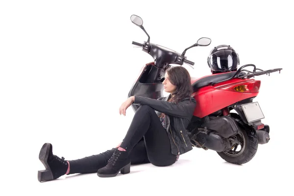 Mujer joven con motocicleta —  Fotos de Stock