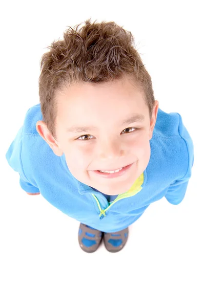 Veselý kluk v modré barvě s kapucí — Stock fotografie
