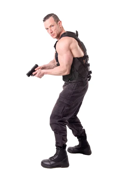 Правоохранитель с пистолетом — стоковое фото