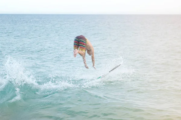 Niño en la playa —  Fotos de Stock