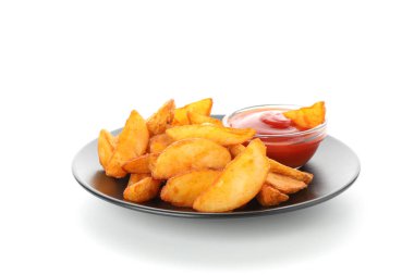 Patates püresi dilimli tabak, üzerine kırmızı sos. 