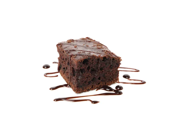 Смачний шматочок шоколадного торта ізольовано на білому тлі — стокове фото