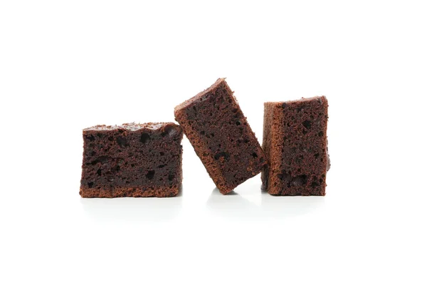 Вкусный шоколадный торт ломтики изолированы на белом фоне — стоковое фото