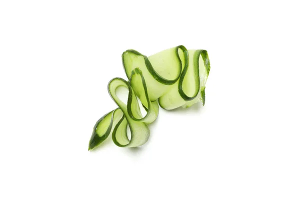 Зелений огірок завитки ізольовані на білому тлі — стокове фото