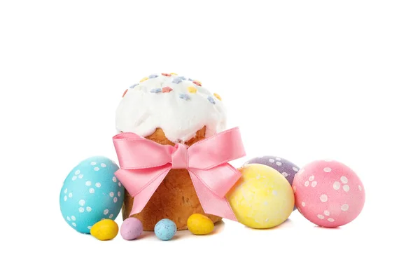 Pastel Pascua Con Lazo Huevos Aislados Sobre Fondo Blanco — Foto de Stock