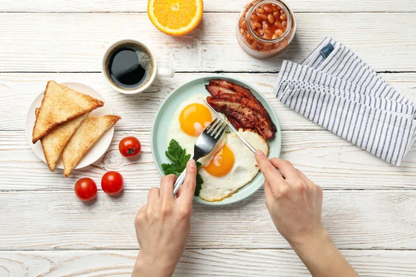 Desayuno Almuerzo Con Huevos Fritos Sobre Fondo Madera Vista Superior — Foto de Stock