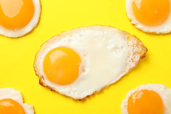 Composición Puesta Plana Con Huevos Cocidos Sobre Fondo Amarillo Vista — Foto de Stock