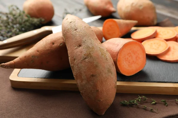 Sweet Potato Wooden Background Vegetables Healthy Food — Stock Photo, Image