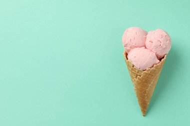 Dondurma külahında nane arkaplanda, metin için boşluk