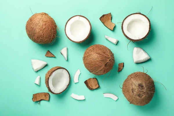위에서 내려다 보이는 배경에 코코넛을 — 스톡 사진