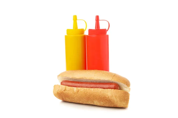 Bun Med Korv Senap Och Ketchup Isolerad Vit Bakgrund — Stockfoto