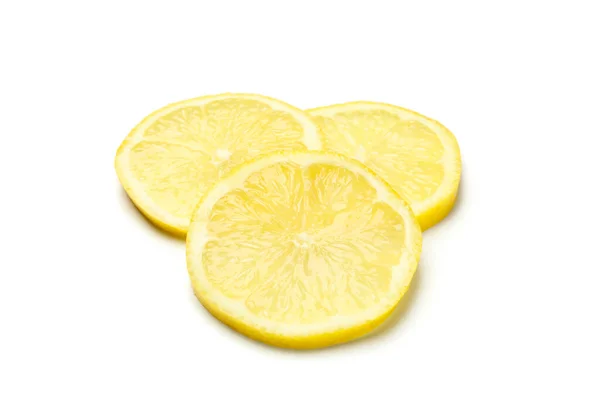 Beyaz Arka Planda Izole Edilmiş Limon Dilimleri Olgun Meyve — Stok fotoğraf
