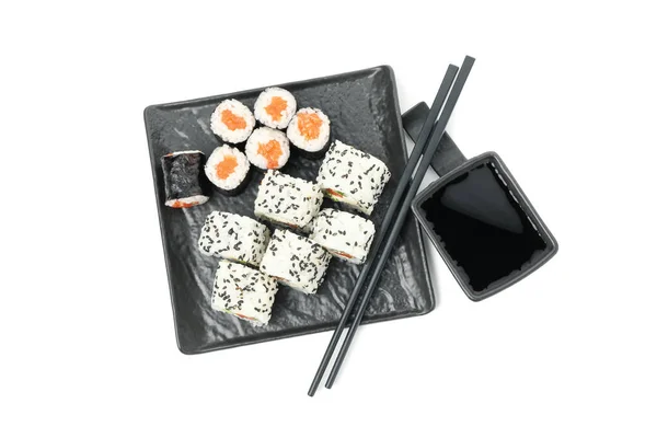 Tablett Mit Sushi Rollen Essstäbchen Und Sojasauce Isoliert Auf Weißem — Stockfoto