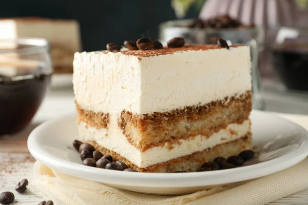 Composizione Con Gustoso Tiramisù Fondo Bianco Legno Delizioso Dessert — Foto Stock