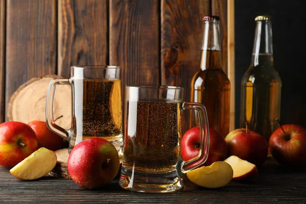 Composición Con Sidra Manzanas Sobre Fondo Madera — Foto de Stock