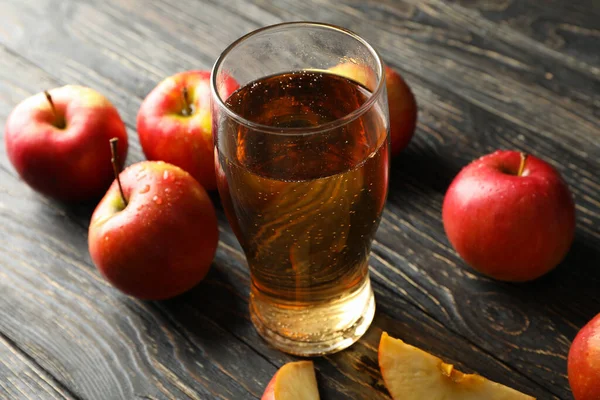 Composición Con Sidra Manzanas Sobre Fondo Madera — Foto de Stock