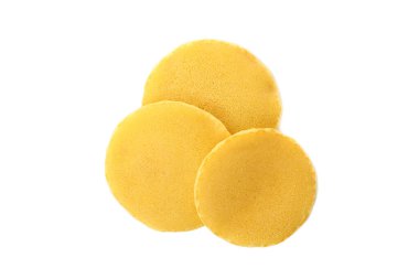 Beyaz arka planda izole edilmiş leziz krepler. Tatlı kahvaltı.