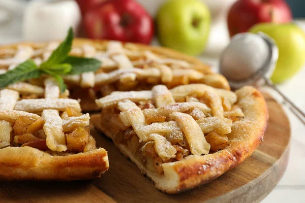 Sabroso Pastel Manzana Sobre Fondo Madera Blanca Cerca Comida Casera — Foto de Stock