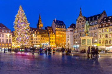Strasboug 29 Aralık 2015. Noel dekorasyon Strasbourg, Alsace, Fransa.