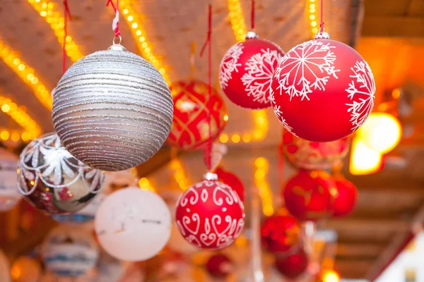 Primer plano en la decoración del árbol de Navidad — Foto de Stock