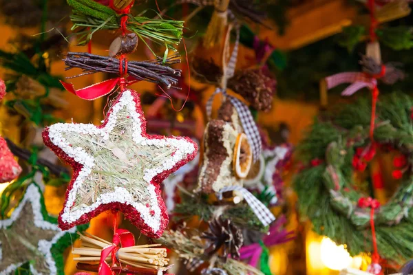 クリスマス ツリーの装飾のクローズ アップ — ストック写真