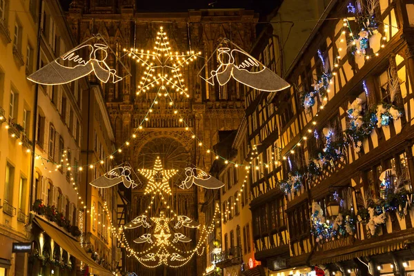 Strasboug 29 Aralık 2015. Noel dekorasyon Strasbourg, Alsace, Fransa — Stok fotoğraf