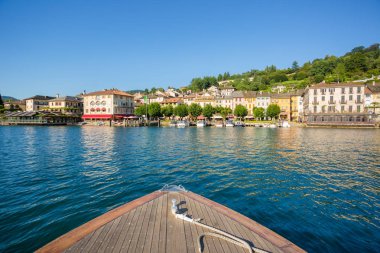 Lakeside mesire Orta San Giulio adadan Piedmon göster