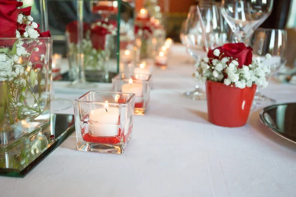 Conjunto de mesa para uma festa de evento ou recepção de casamento Imagem De Stock