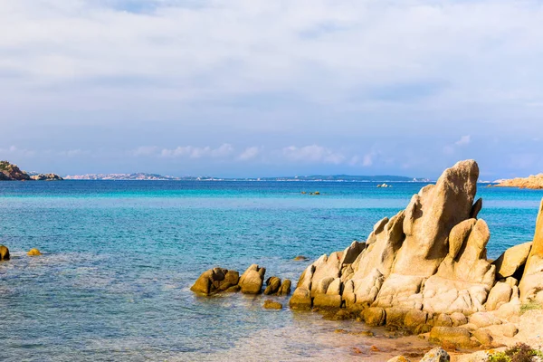 Island Maddalena, 30 октября 2013. View of the Monti di Rena beach on Sardinia, Italy . — стоковое фото