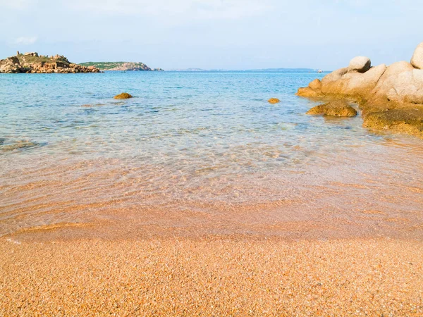 Island Maddalena, 30 octobre 2013. Vue de la plage de Monti di Rena en Sardaigne, Italie . — Photo