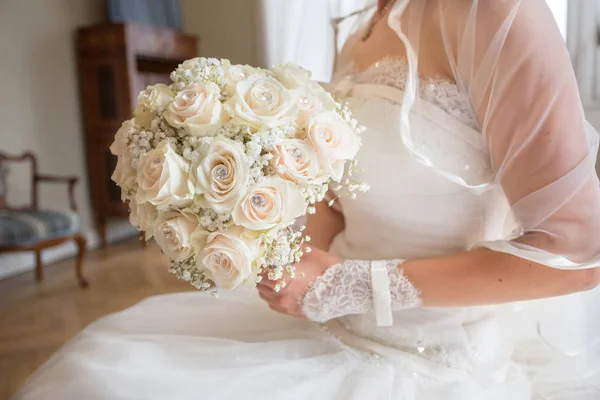 Bouquet de mariée isolé — Photo