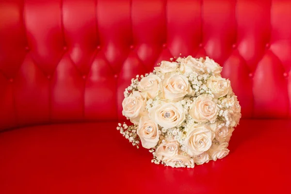 Bouquet di fiori di rosa bianca — Foto Stock