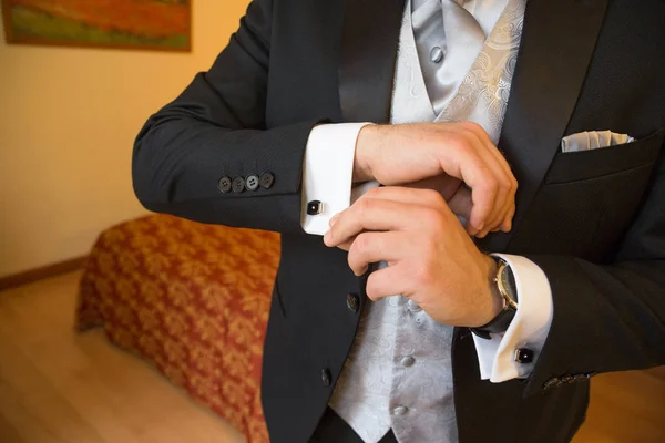 Wit overhemd en cufflink — Stockfoto