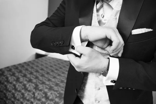 Beyaz gömlek ve kol düğmesi — Stok fotoğraf