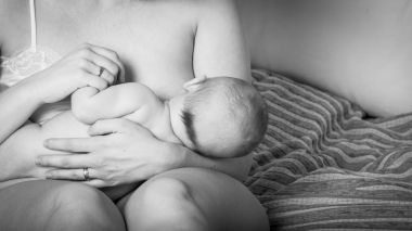 Anne meme besleme bebek