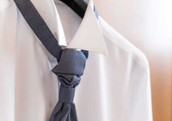 Camicia bianca e cravatta — Foto Stock
