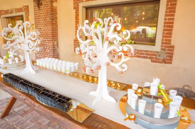 Çeşitli aperatifler ve parmak yiyecekleri.