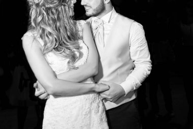 önce duman gelin ve damat dans