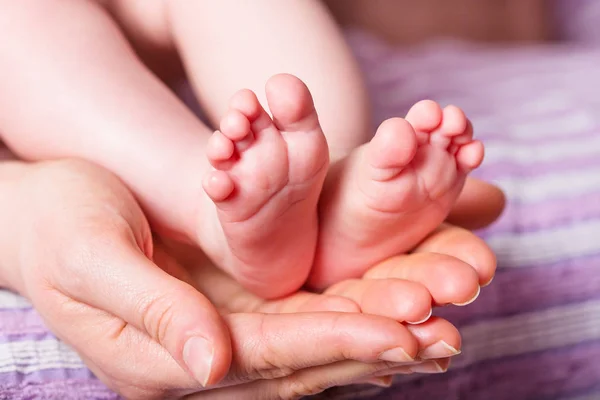 Küçük bebek ayak — Stok fotoğraf