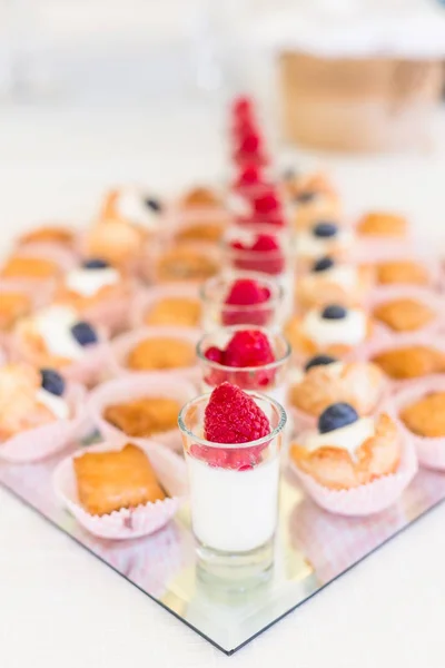 Mini dessert assorti — Photo
